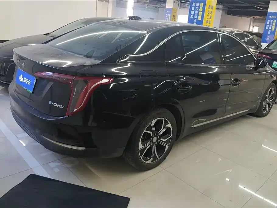Hongqi E-QM5 — фото 6