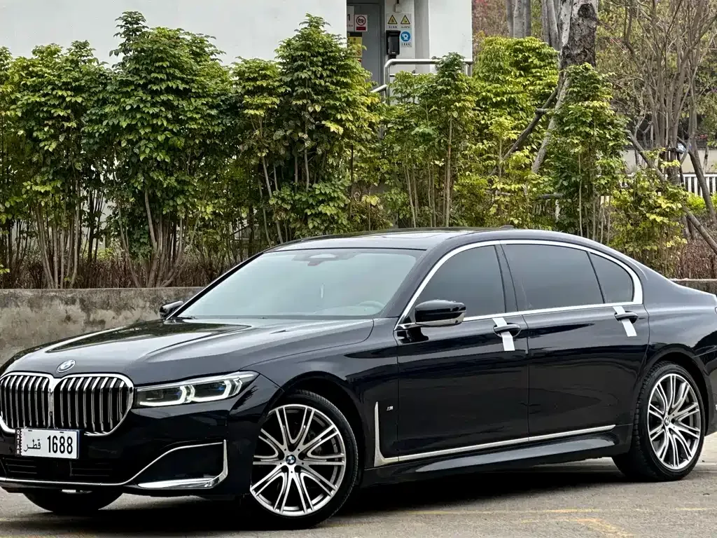 BMW 7 Series — фото 1