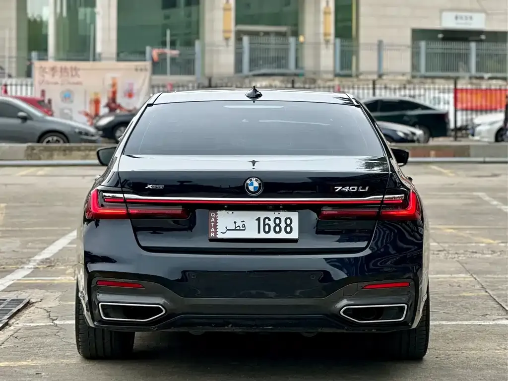 BMW 7 Series — фото 8