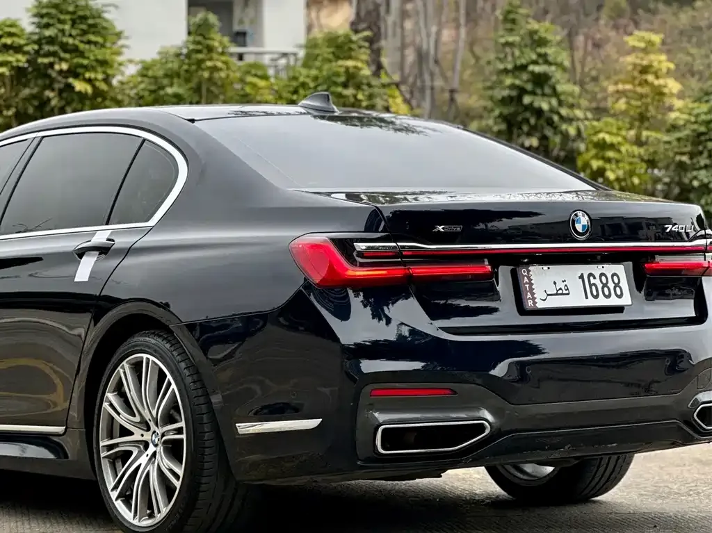BMW 7 Series — фото 5