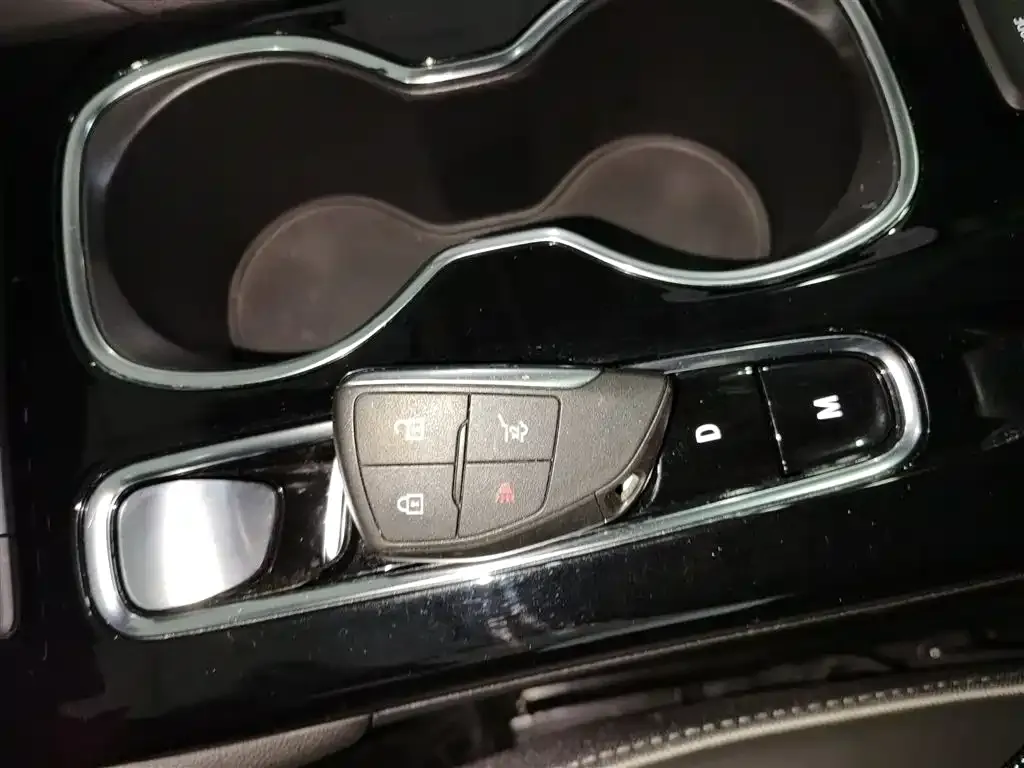 Buick Envision Plus — фото 4