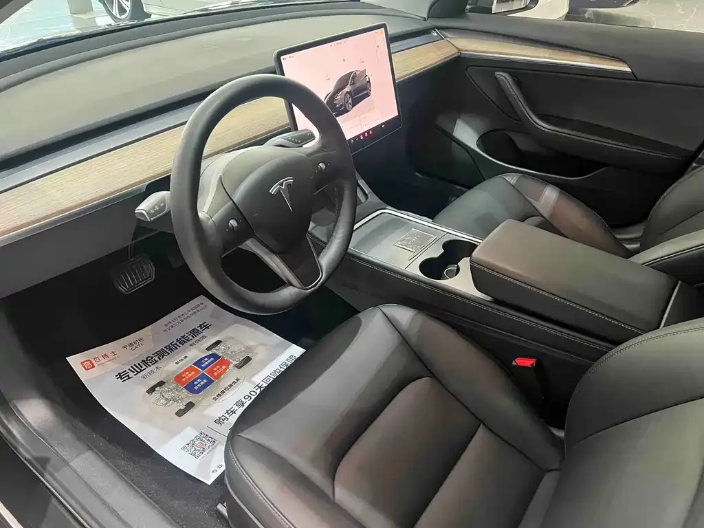 Tesla Model 3 — фото 5