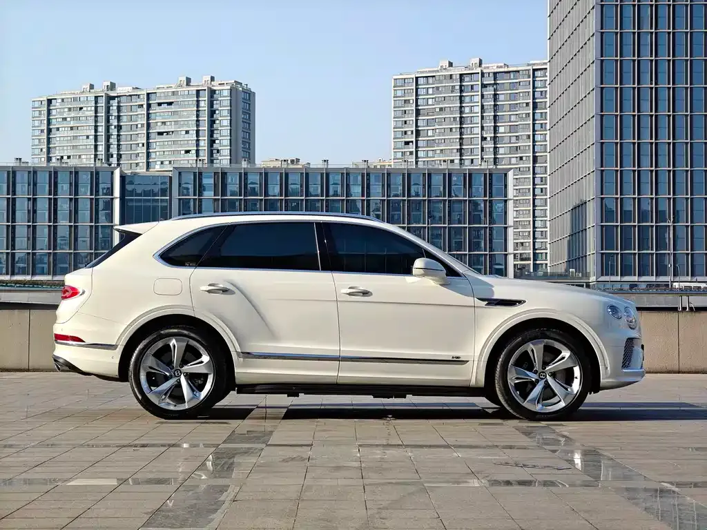 Bentley Bentayga — фото 5