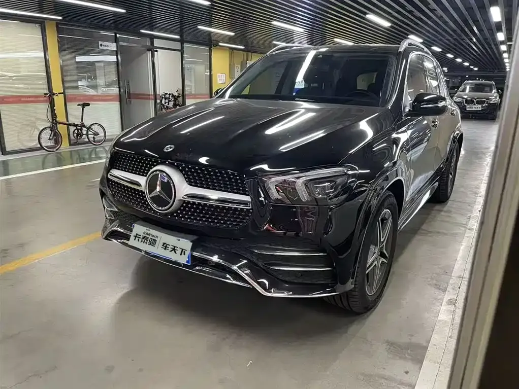 Mercedes-Benz GLE — фото 1
