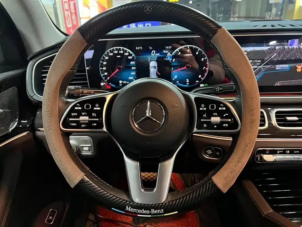 Mercedes-Benz GLE — фото 6