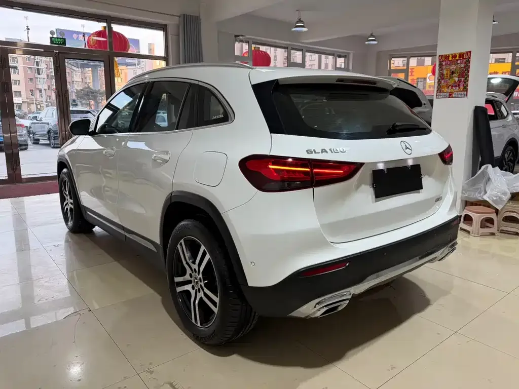Mercedes-Benz GLA — фото 10