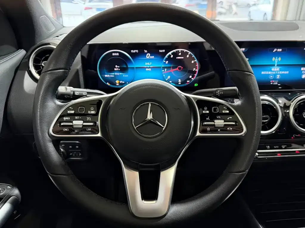 Mercedes-Benz GLA — фото 7