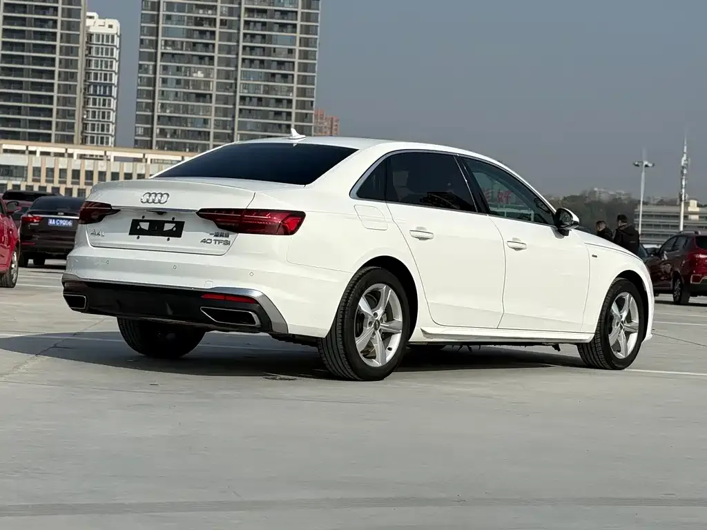 Audi A4L — фото 7