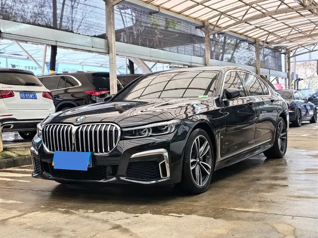 BMW 7 Series — фото 1