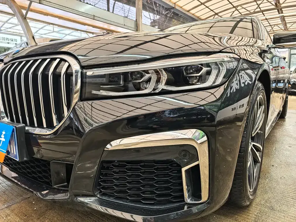 BMW 7 Series — фото 10