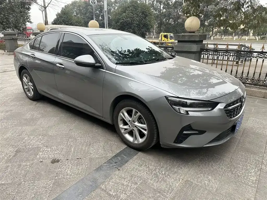 Buick Regal — фото 1