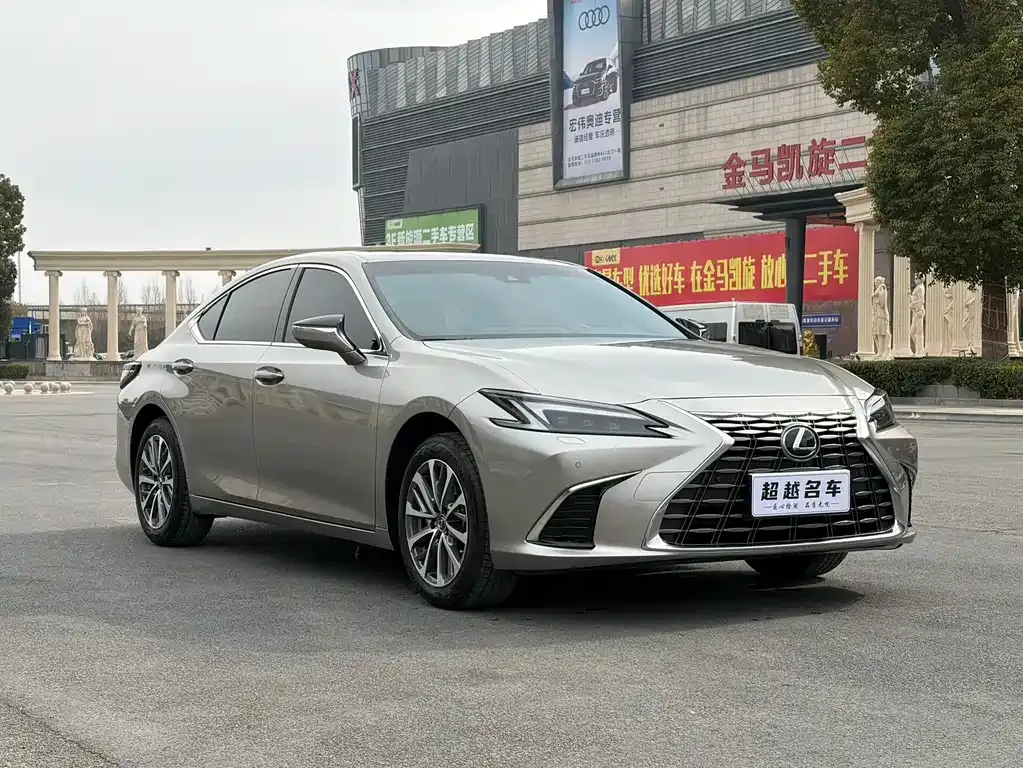 Lexus ES — фото 9