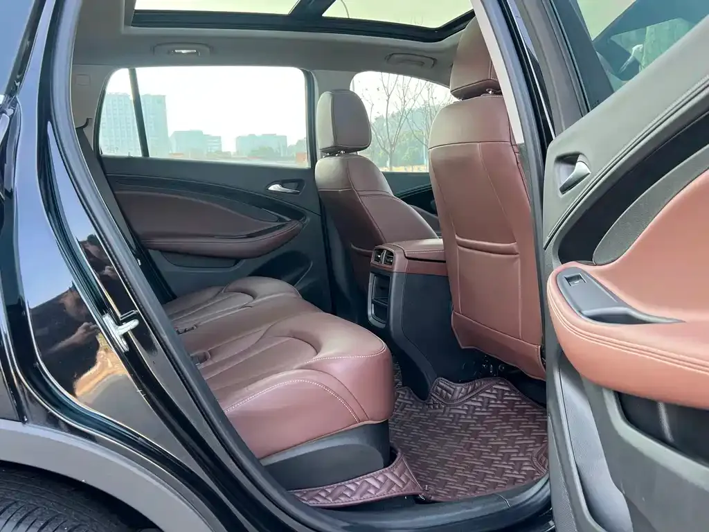Buick Envision Plus — фото 7