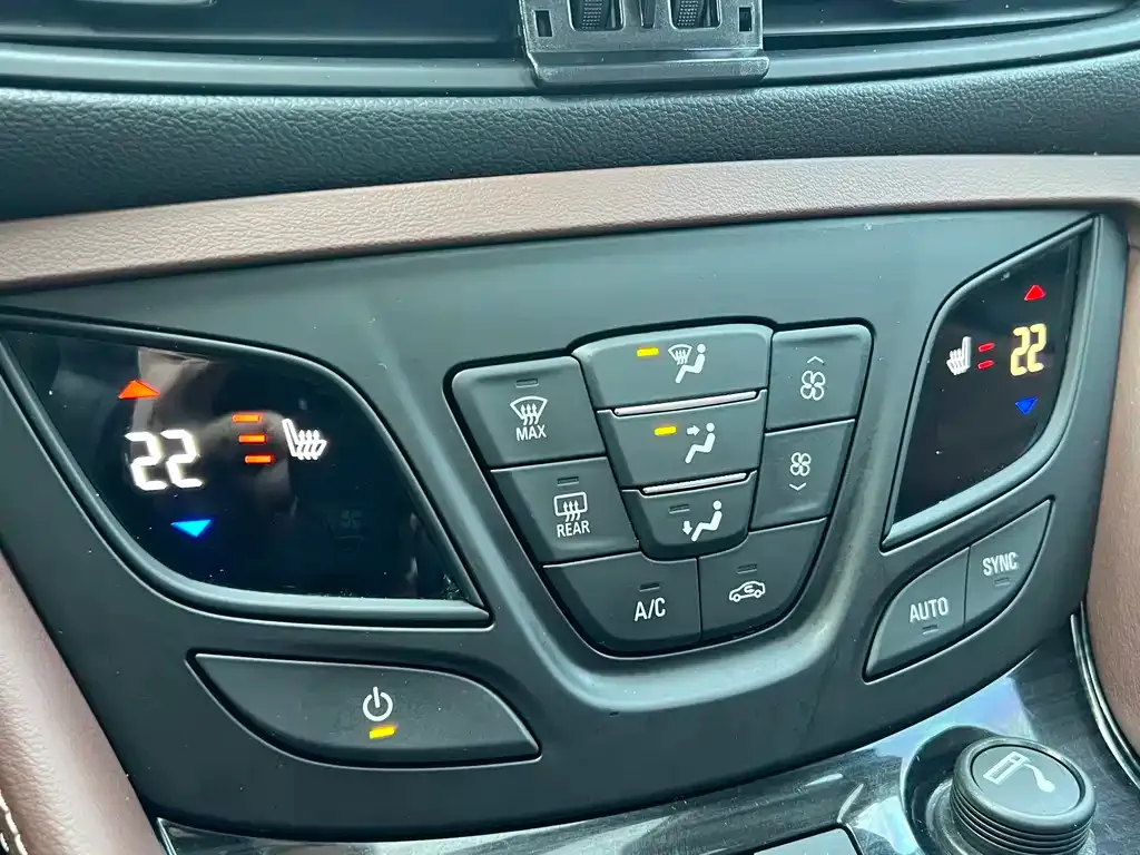 Buick Envision Plus — фото 5