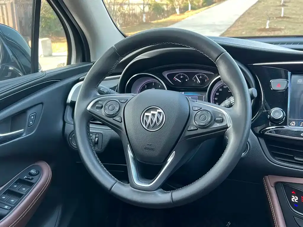 Buick Envision Plus — фото 9