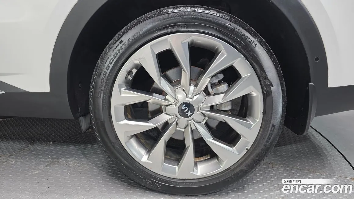 Kia Sorento — фото 8