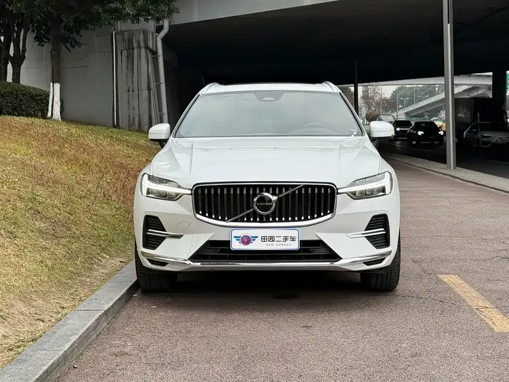 Volvo XC60 — фото 9
