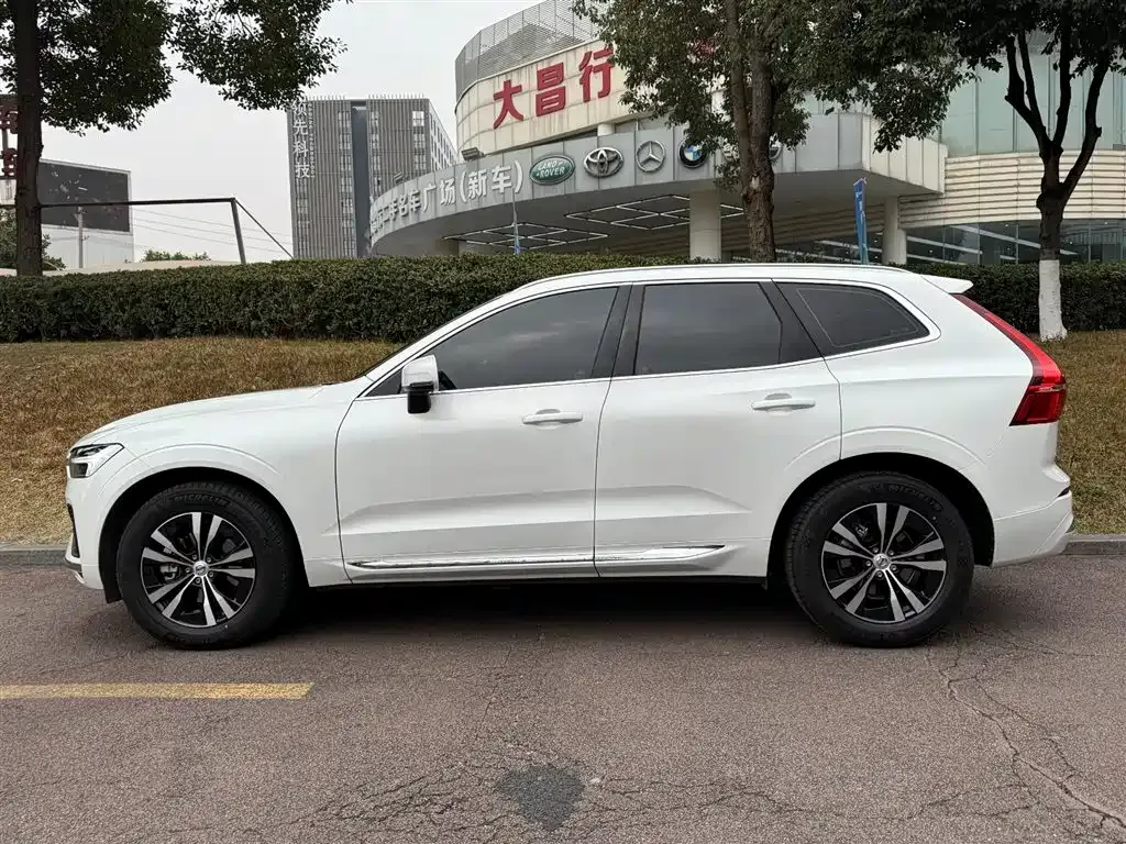 Volvo XC60 — фото 6