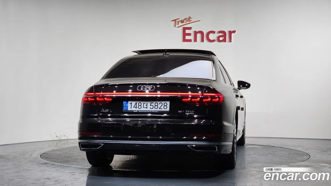 Audi A8 — фото 5