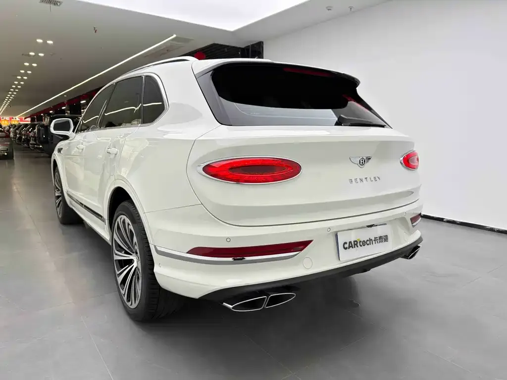 Bentley Bentayga — фото 4