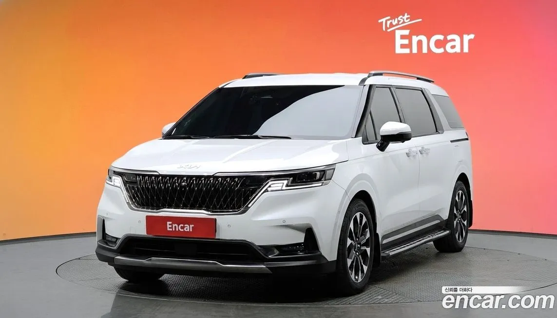 Kia Carnival — фото 1