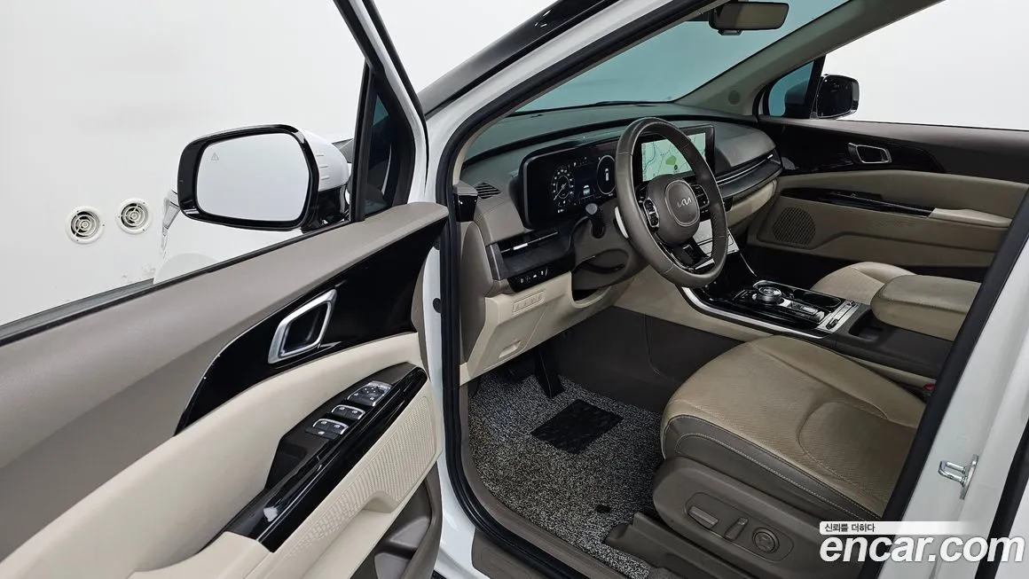 Kia Carnival — фото 10