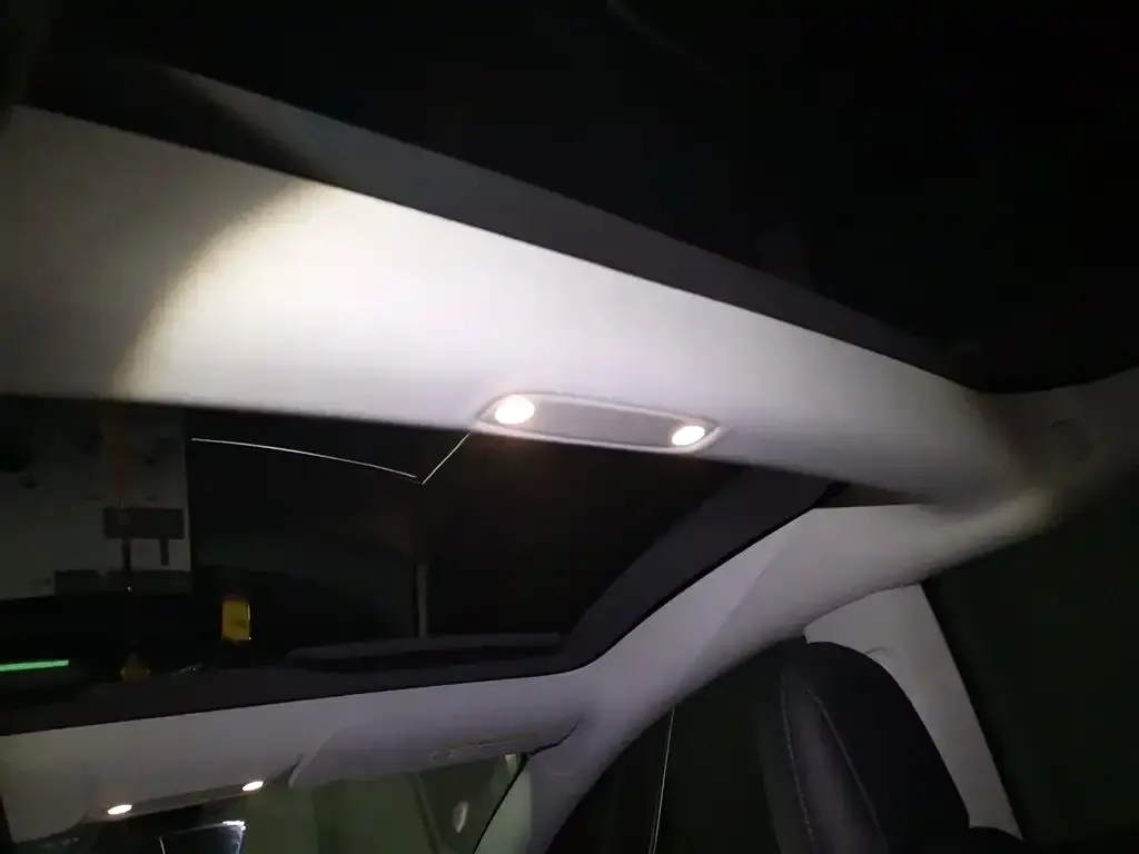 Tesla Model 3 — фото 2