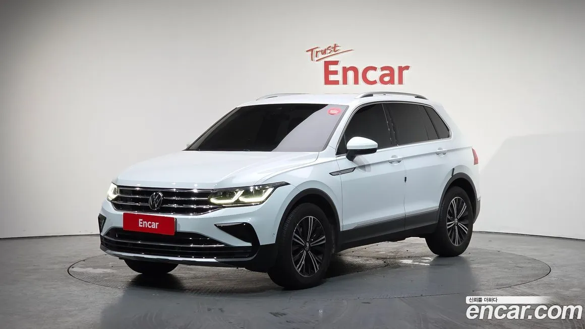 Volkswagen Tiguan — фото 1