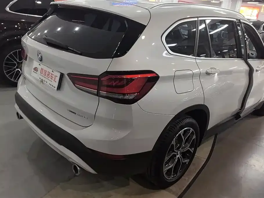 BMW X1 — фото 5