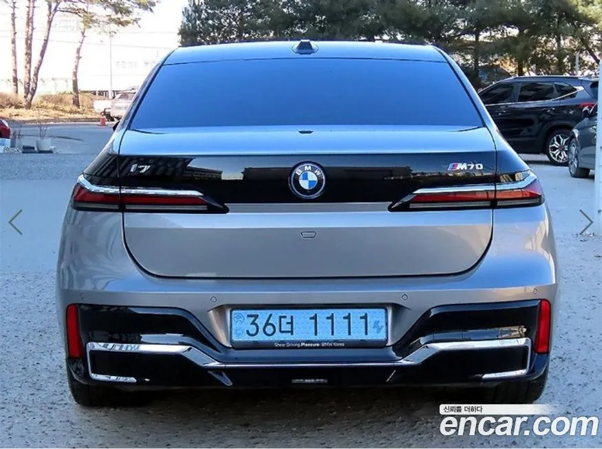 BMW i7 — фото 10