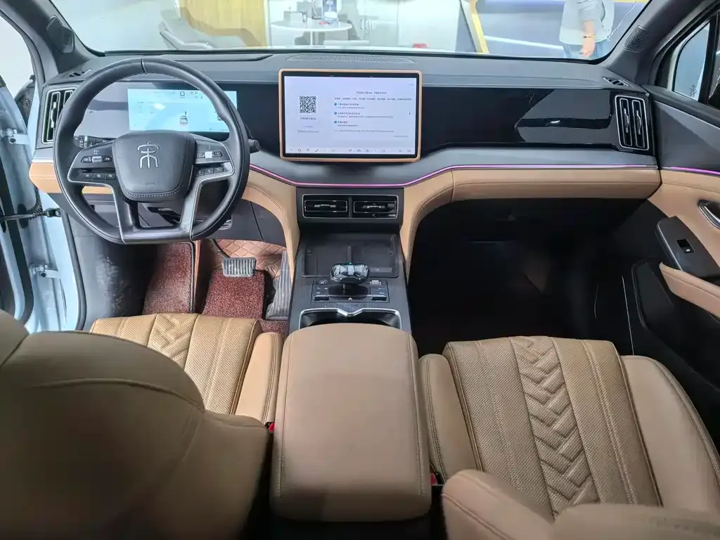 BYD L DM-i — фото 8