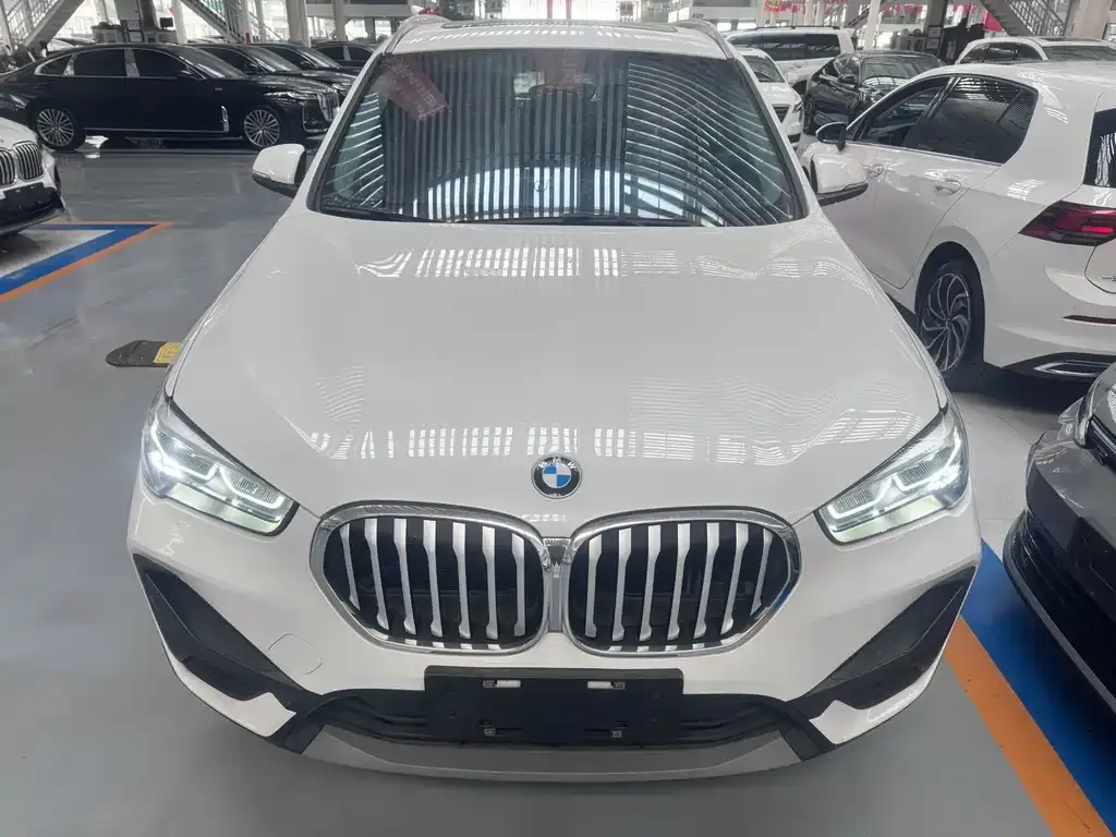 BMW X1 — фото 10