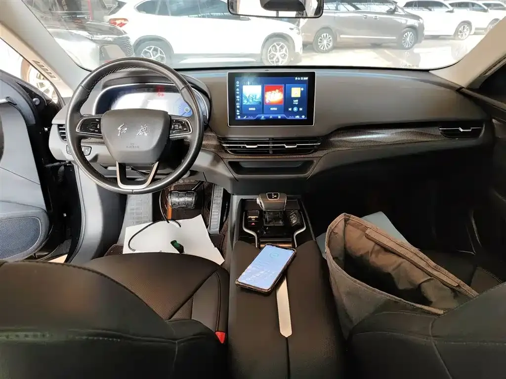 Hongqi E-QM5 — фото 9