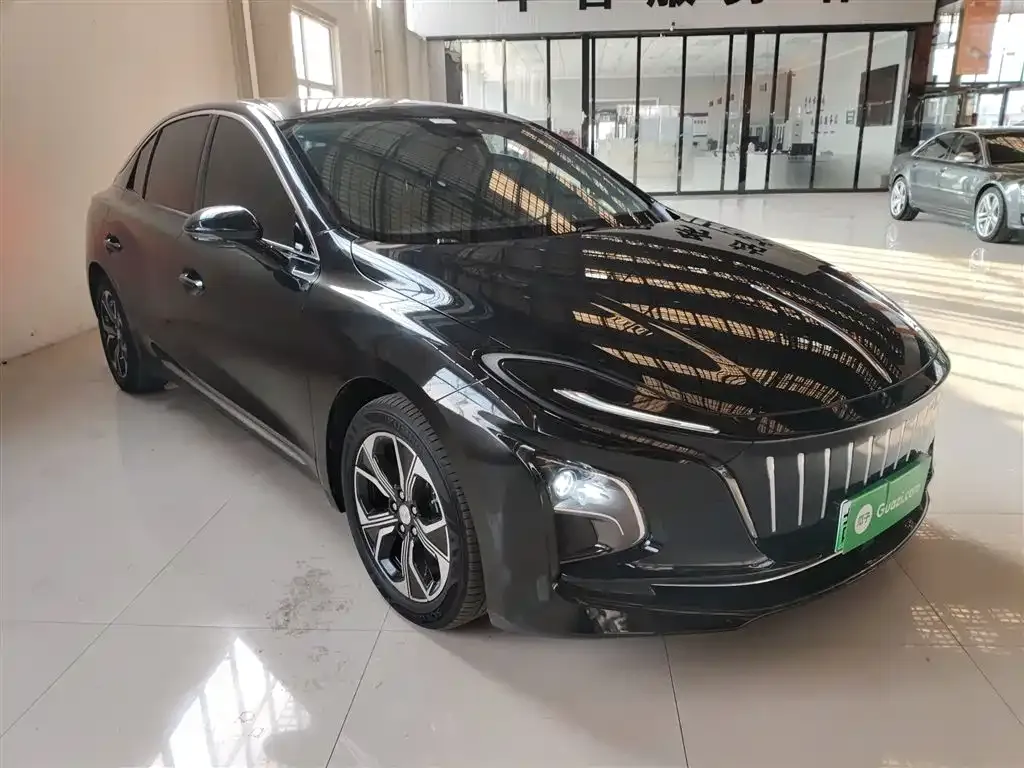 Hongqi E-QM5 — фото 6
