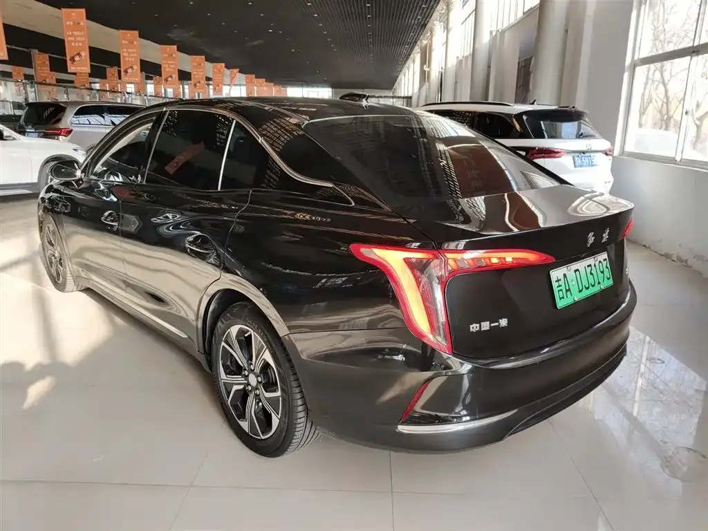 Hongqi E-QM5 — фото 3