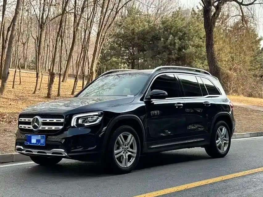 Mercedes-Benz GLB — фото 1