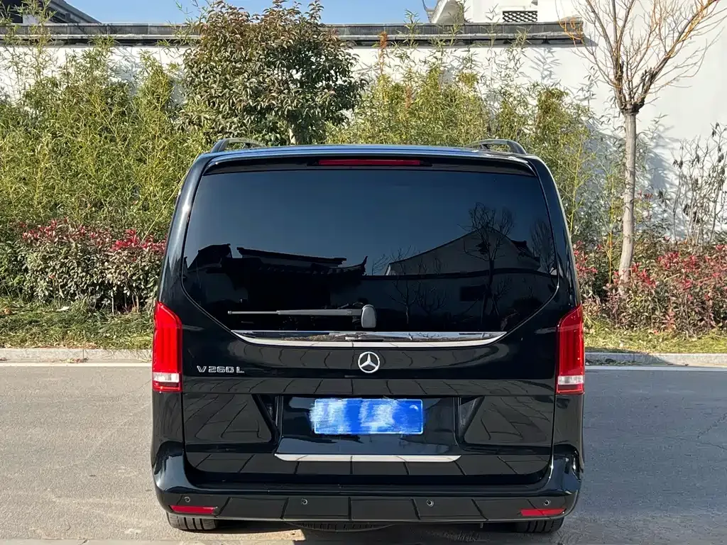 Mercedes-Benz V-Class — фото 10