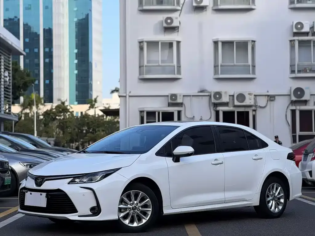 Toyota Corolla — фото 9