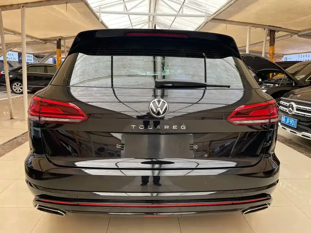 Volkswagen Touareg — фото 3
