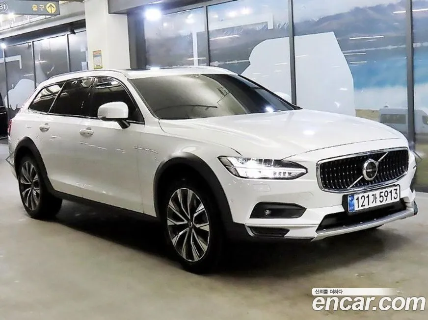 Volvo V90 — фото 1