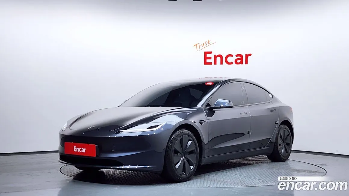 Tesla Model 3 — фото 1