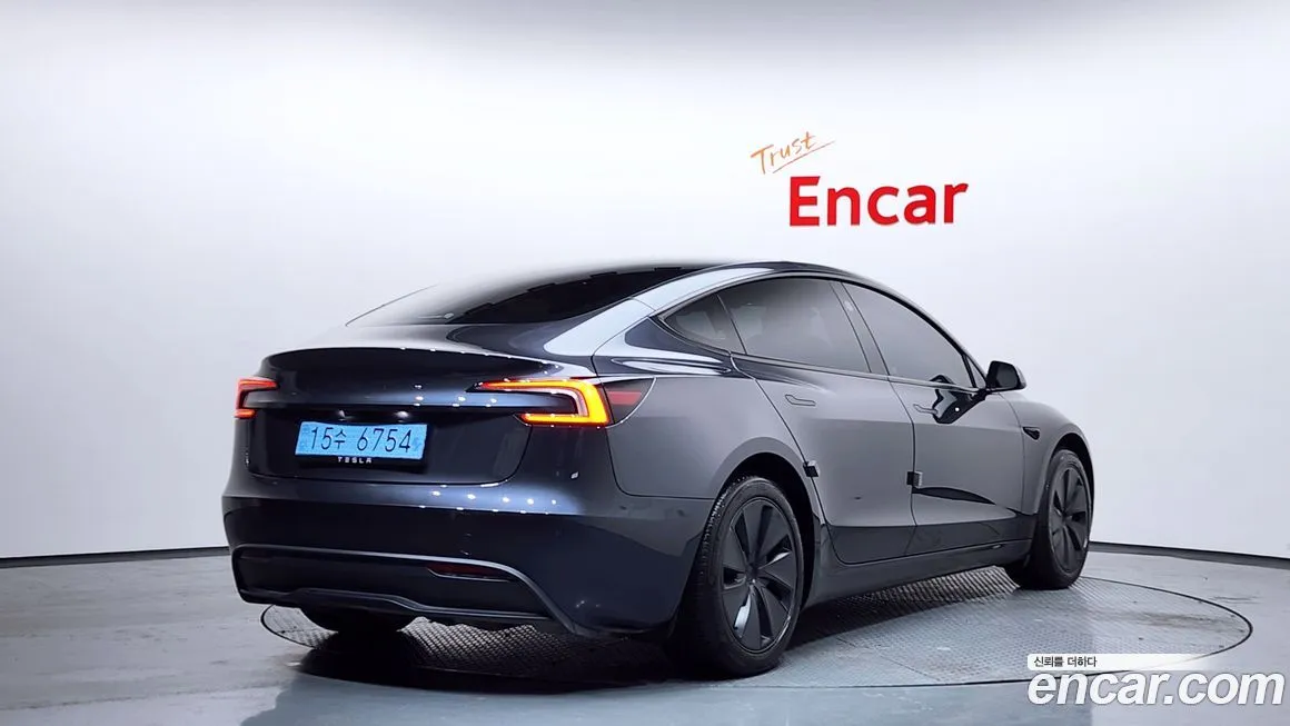Tesla Model 3 — фото 4
