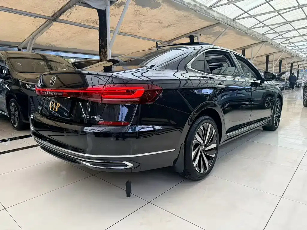 Volkswagen Passat — фото 4
