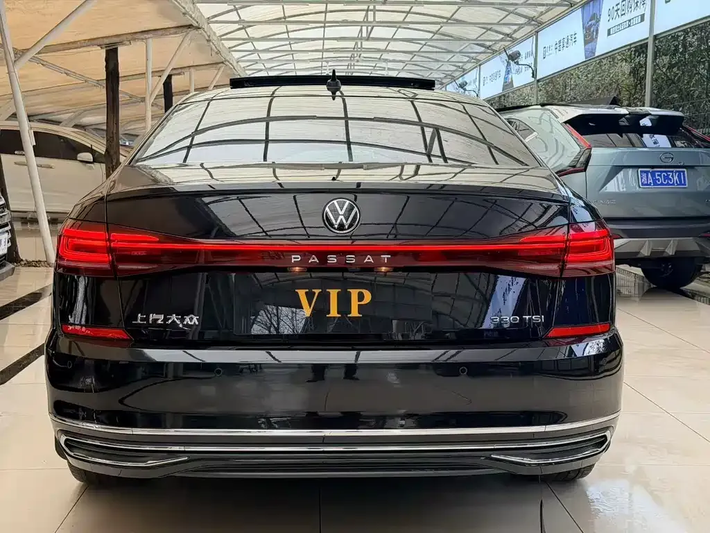 Volkswagen Passat — фото 9