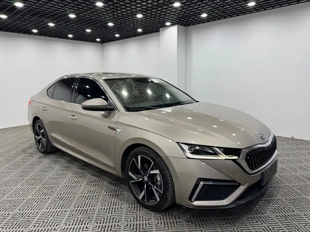 Skoda Octavia — фото 6
