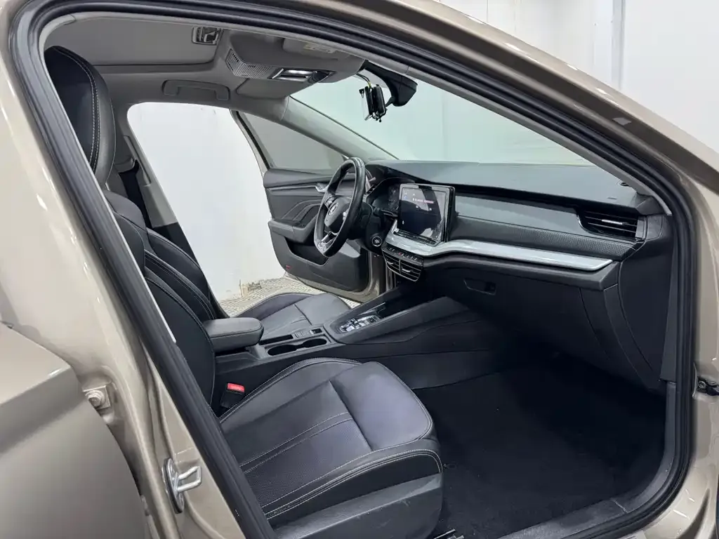 Skoda Octavia — фото 2