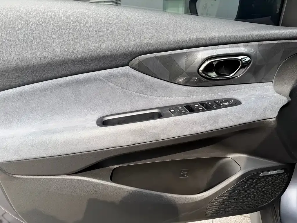 GAC Motor Shadow Leopard — фото 10