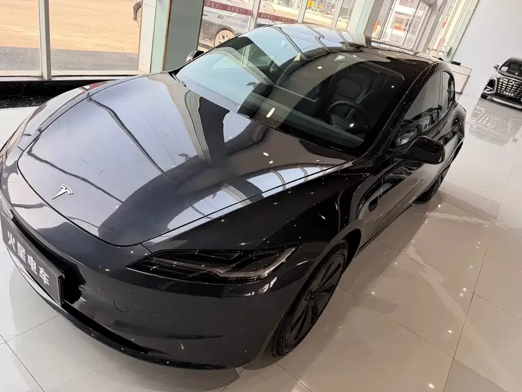 Tesla Model 3 — фото 9