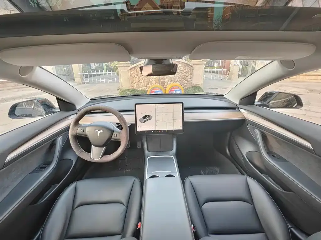 Tesla Model 3 — фото 5