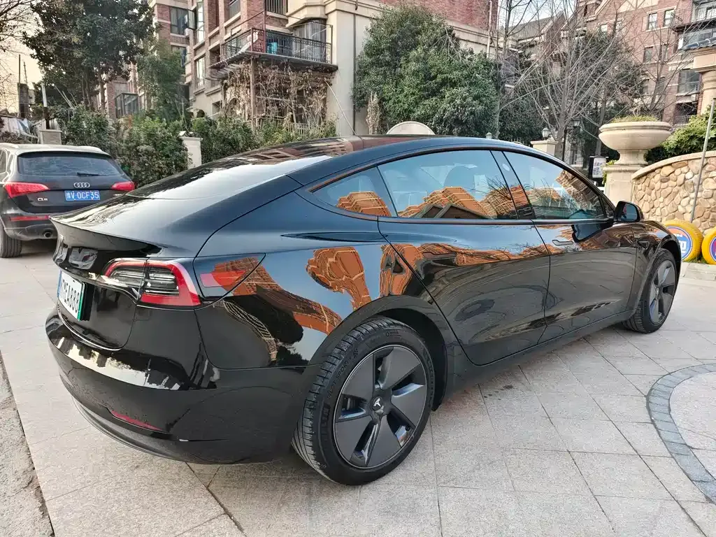 Tesla Model 3 — фото 6